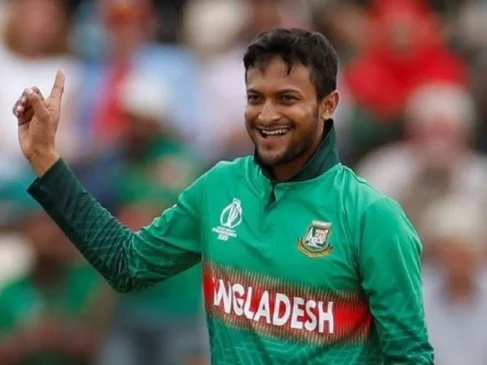 আগামীকাল দেশে আসছেন সাকিব